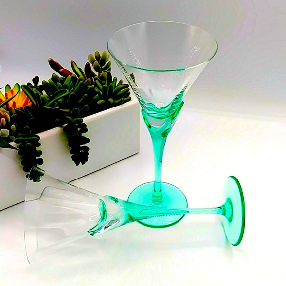 🩵HP! 2 Aqua Stemmed Martini Glasses. Calla lily Stem. - Picture 1 of 7